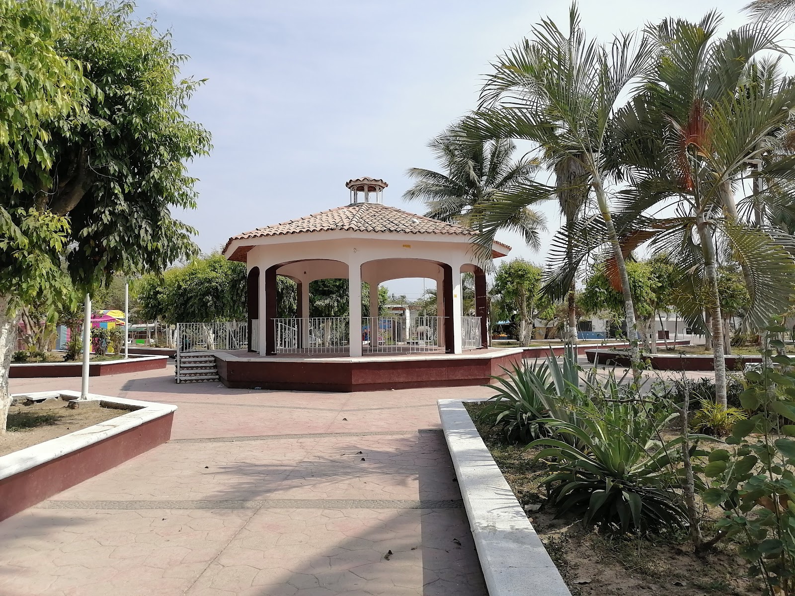 Plaza Las Mojoneras