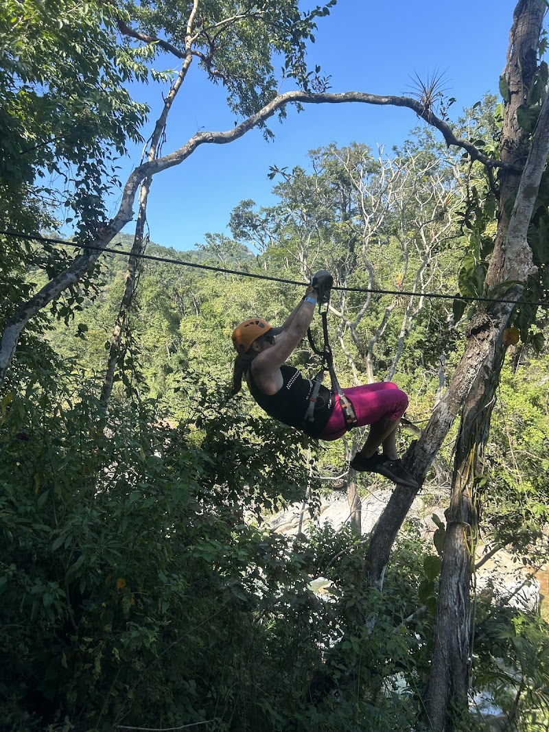 Los Veranos Canopy Tour (Marina - Chedraui Office)